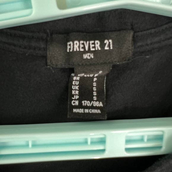 Forever 21 Graphic Pocket T Shirt Adult Size S Black - Picture 4 of 7